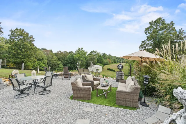 $924,900 | 1103 Johnny Spears Road, Westmoreland, TN 37186