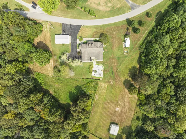 $924,900 | 1103 Johnny Spears Road, Westmoreland, TN 37186