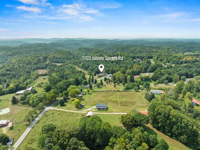 $924,900 | 1103 Johnny Spears Road, Westmoreland, TN 37186