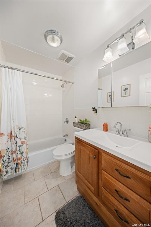 19 West 13th Road Queens, NY 11693 - Photo 11 of 20 Gallery Image 11