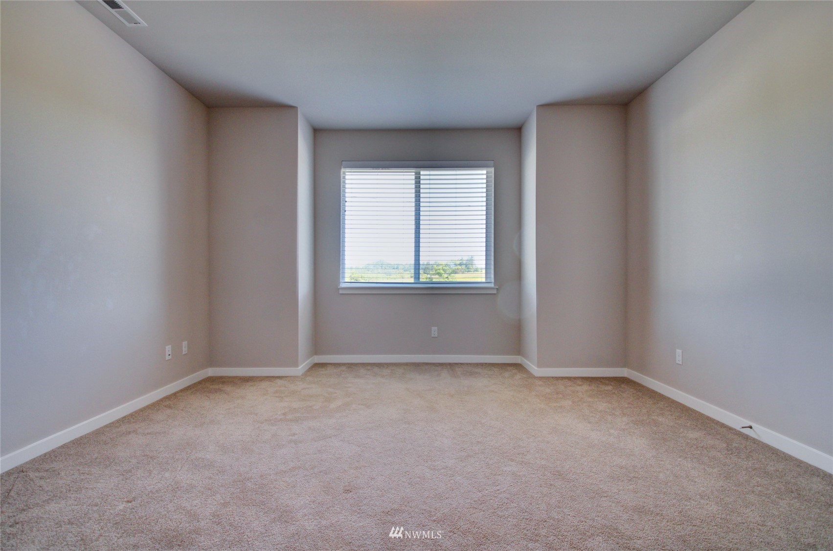 4120 McLaughlin Road Mount Vernon, WA 98273 - Photo 6 of 33 Gallery Image 6