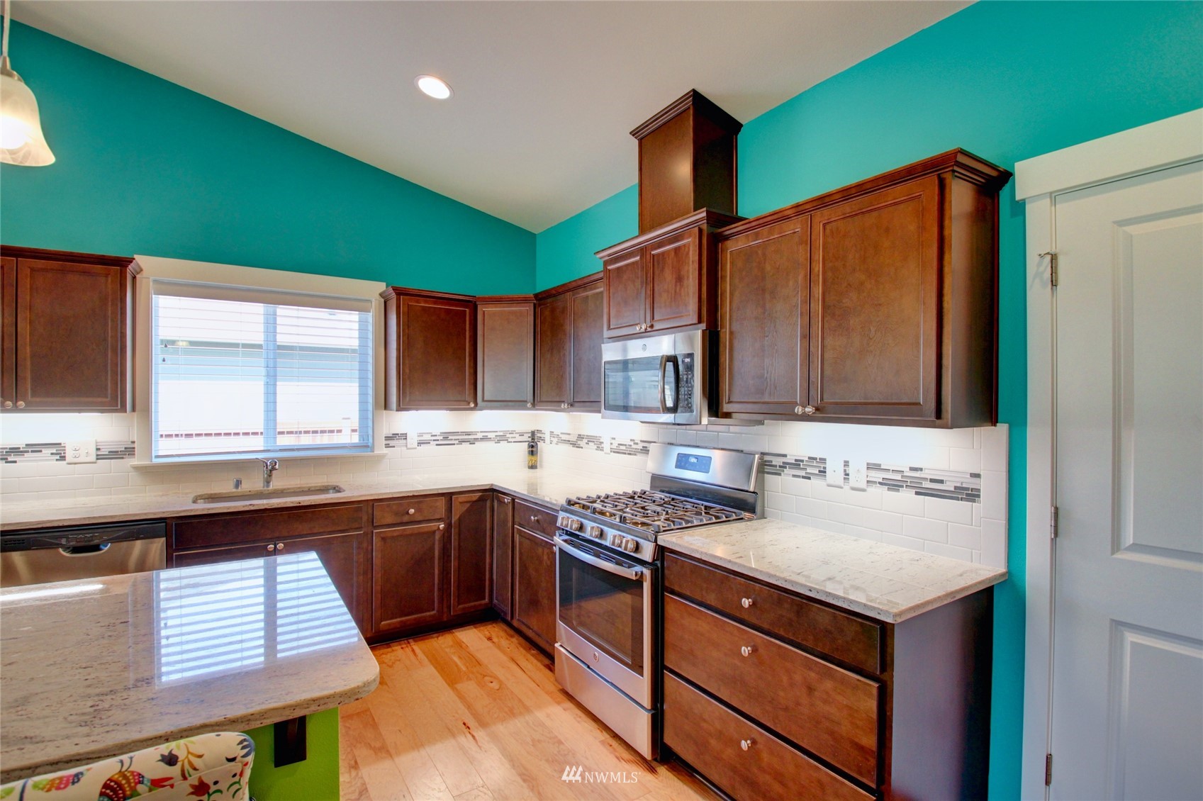4120 McLaughlin Road Mount Vernon, WA 98273 - Photo 8 of 33 Gallery Image 8