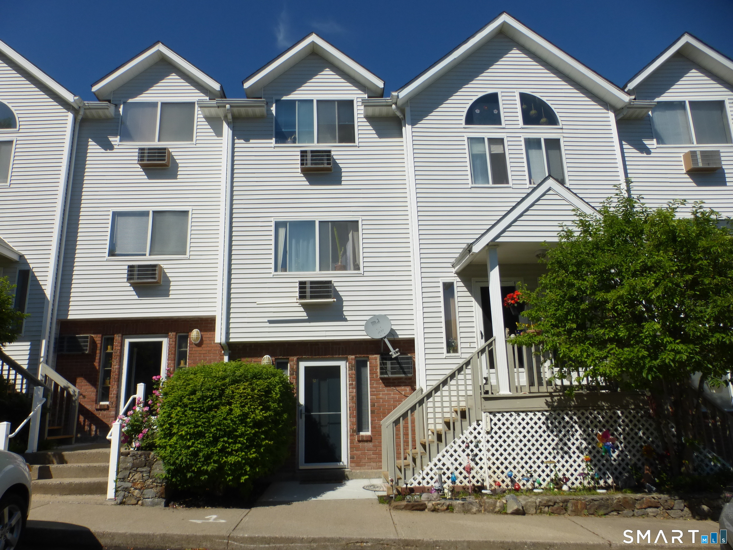 925 Oronoke Road, Unit 32G Waterbury, CT 06708 - Photo 2 of 8