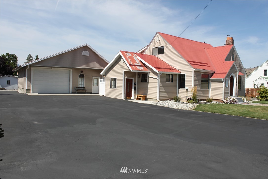 321 Tigner Road Cashmere, WA 98815 - Photo 1 of 30 Gallery Image 1