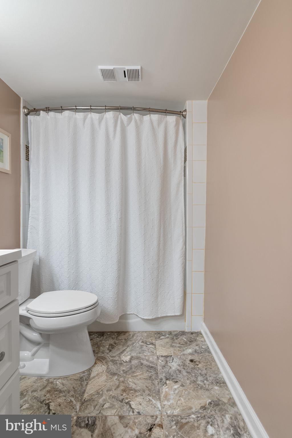 5804 Cove Landing Road, Unit 101 Burke, VA 22015 - Photo 22 of 37 Primary Bathroom