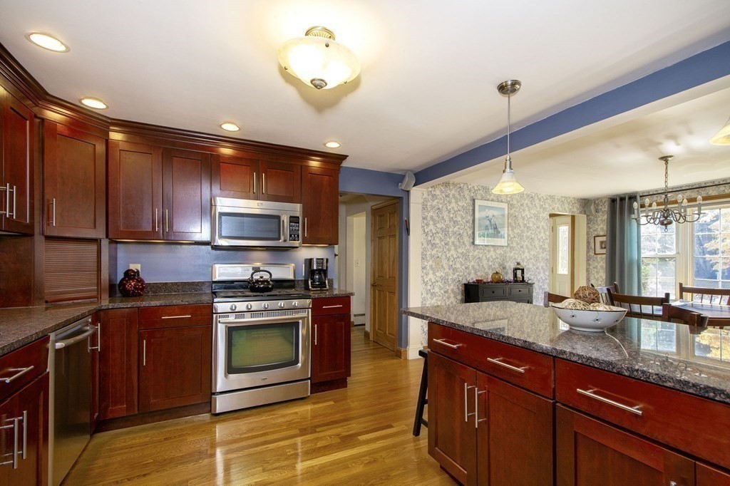 30 Robbie Road Braintree, MA 02184 - Photo 7 of 32 Gallery Image 7