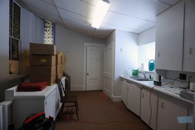 $650,000 | 2 Chestnut Street, Hallowell, ME 04347