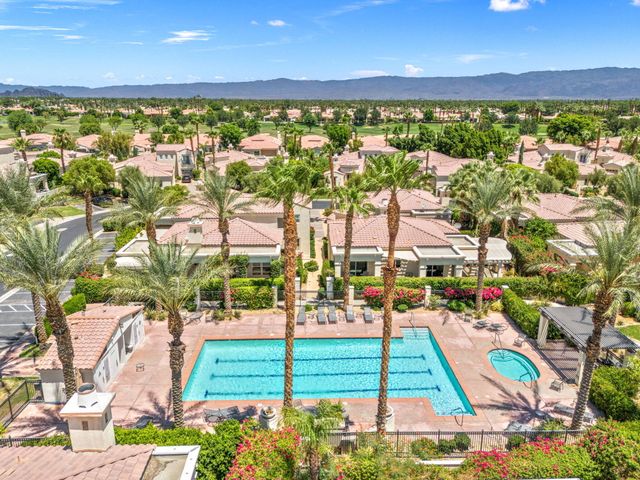 a view of an outdoor space