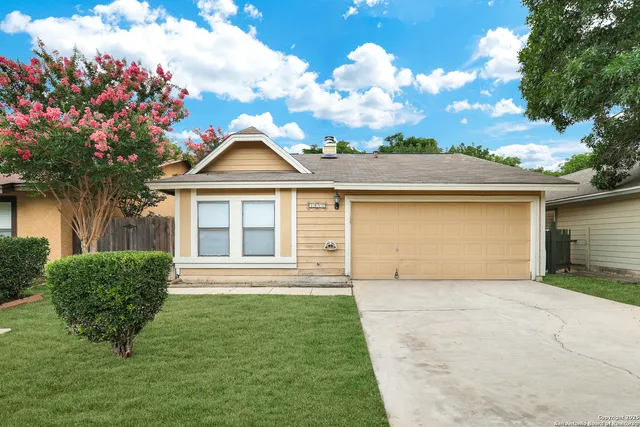 $1,600 | 3951 Chimney Springs Drive, San Antonio, TX 78247