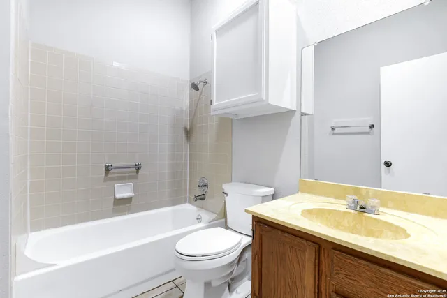 $1,600 | 3951 Chimney Springs Drive, San Antonio, TX 78247