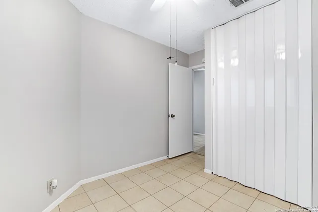 $1,600 | 3951 Chimney Springs Drive, San Antonio, TX 78247