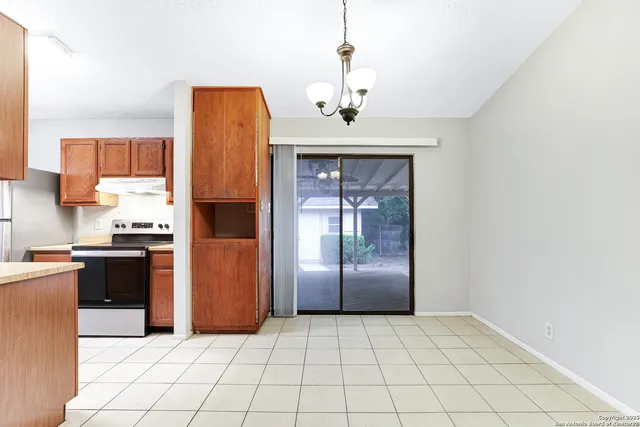 $1,600 | 3951 Chimney Springs Drive, San Antonio, TX 78247