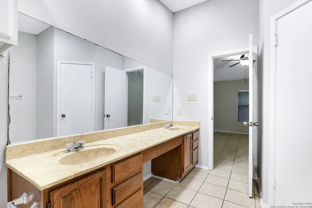 $1,600 | 3951 Chimney Springs Drive, San Antonio, TX 78247