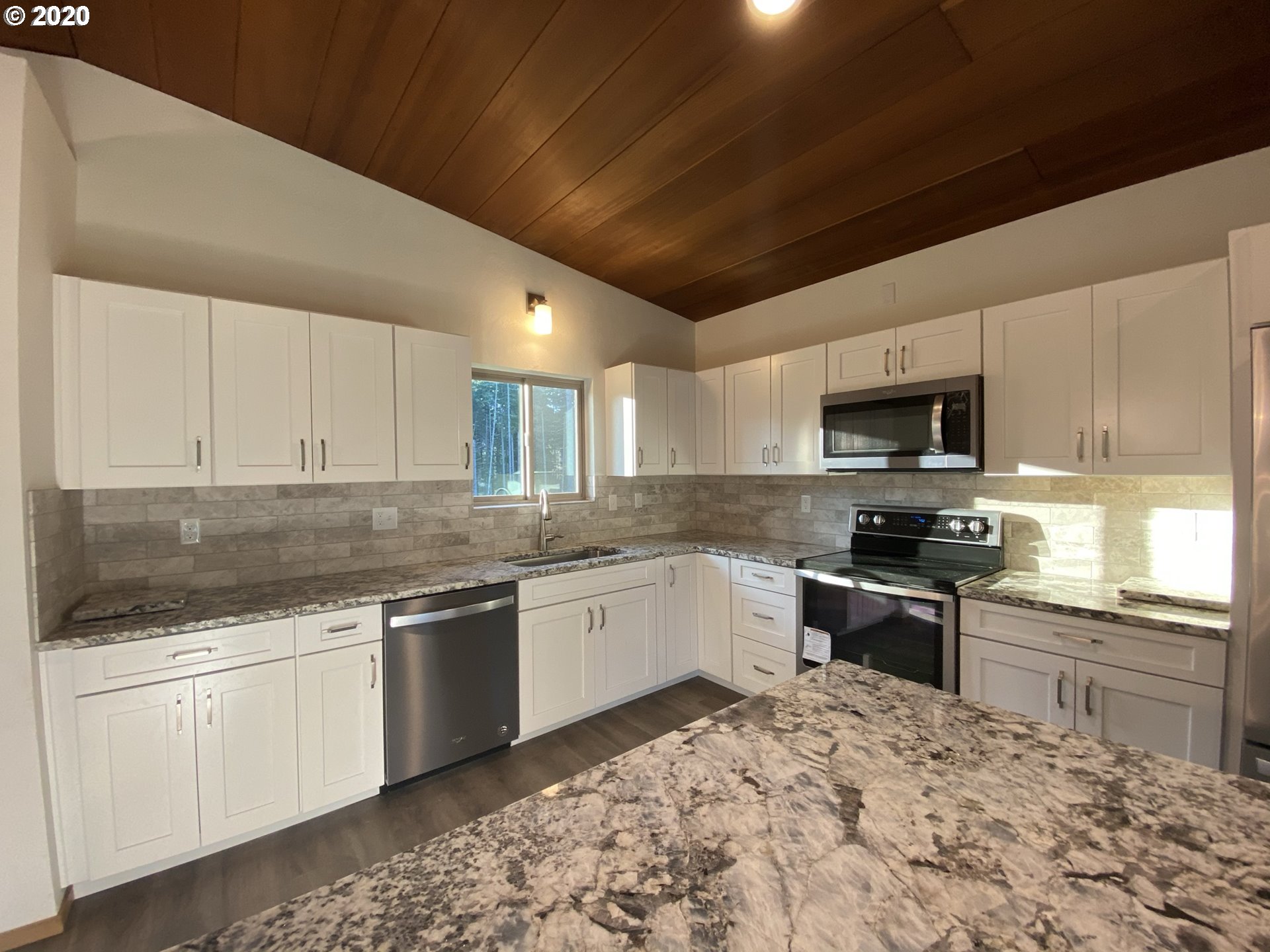 77562 Quaglia Road Cottage Grove, OR 97424 - Photo 5 of 32 Gallery Image 5