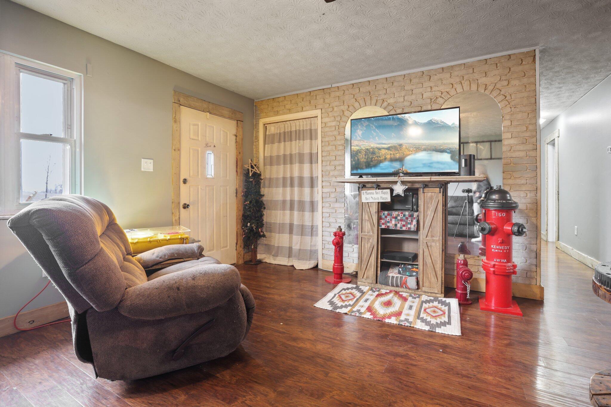 6848 Outville Road Southwest Pataskala, OH 43062 - Photo 9 of 51 Living Room