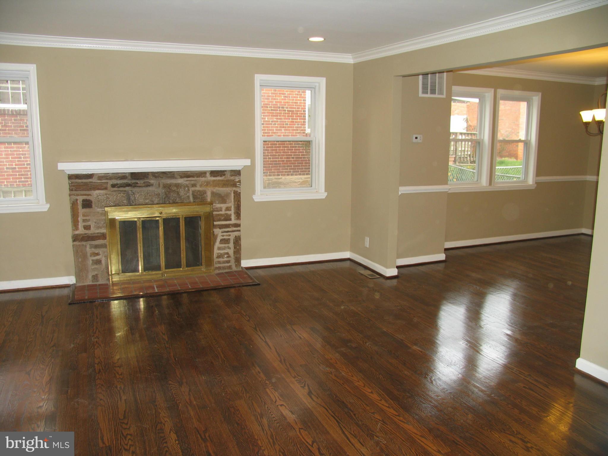 1535 Northwick Road Baltimore, MD 21218 - Photo 8 of 25 Living Room