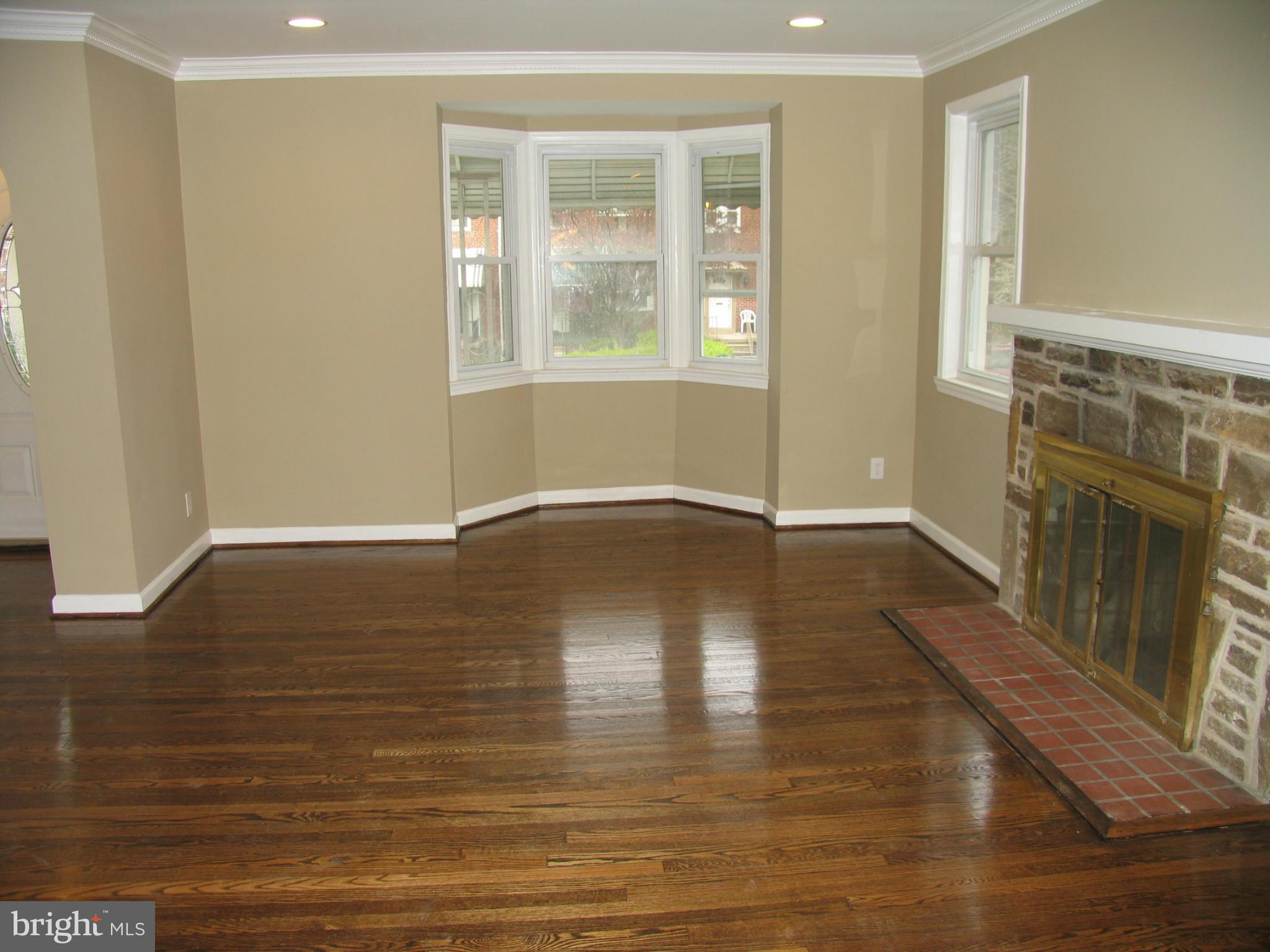 1535 Northwick Road Baltimore, MD 21218 - Photo 9 of 25 Living Room