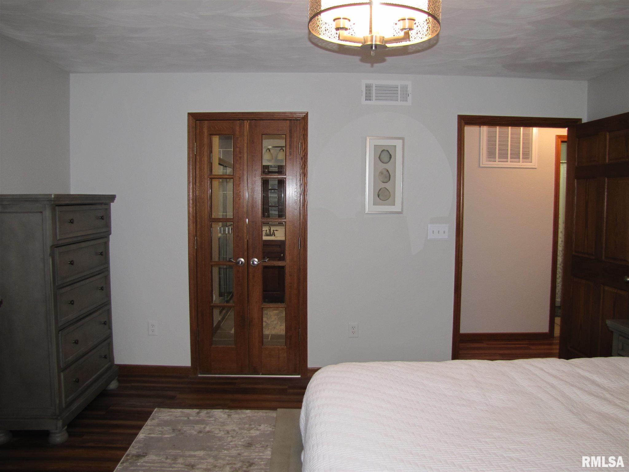 3301 South Hotze Road Salem, IL 62881 - Photo 13 of 47
