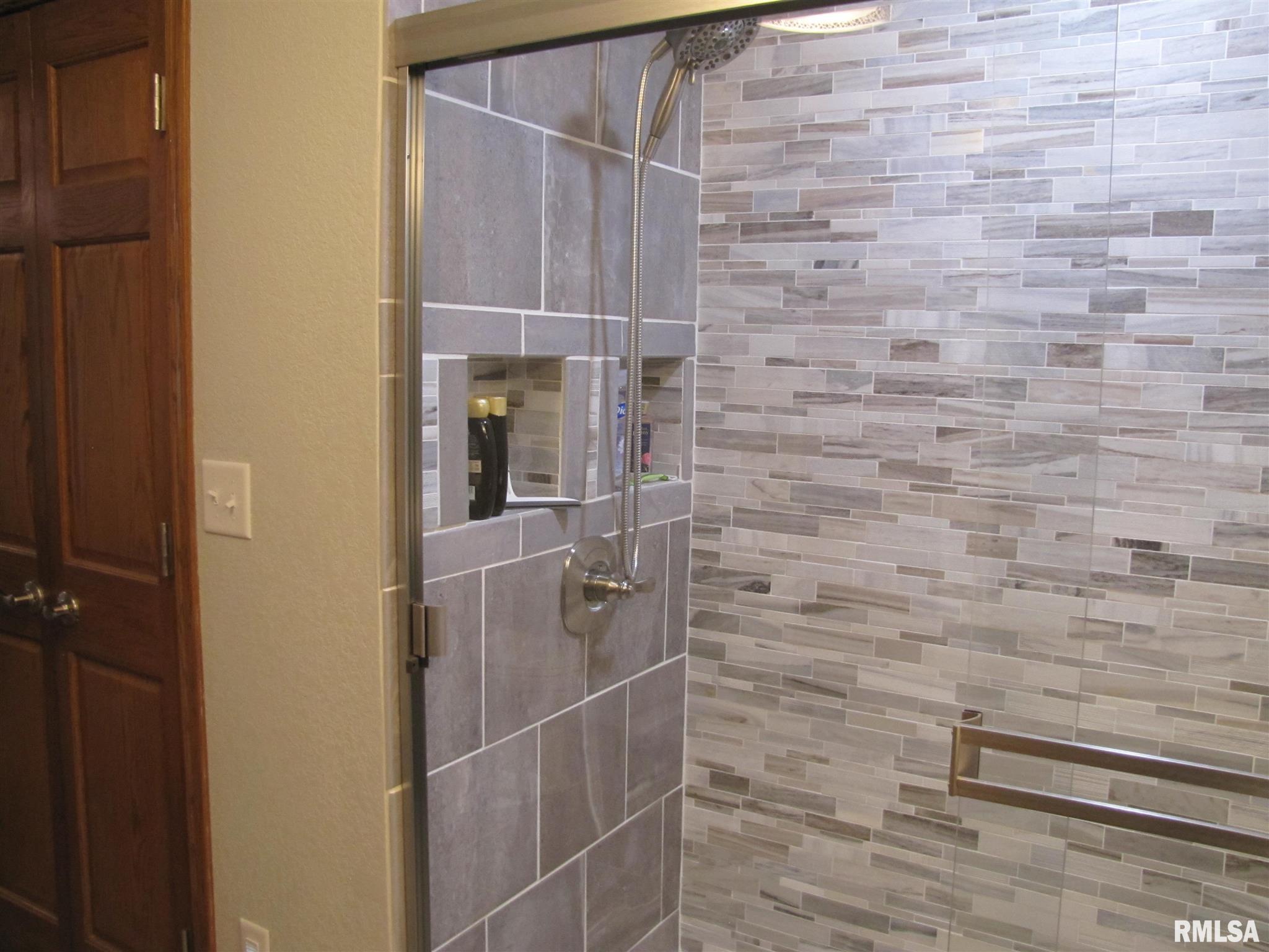 3301 South Hotze Road Salem, IL 62881 - Photo 17 of 47
