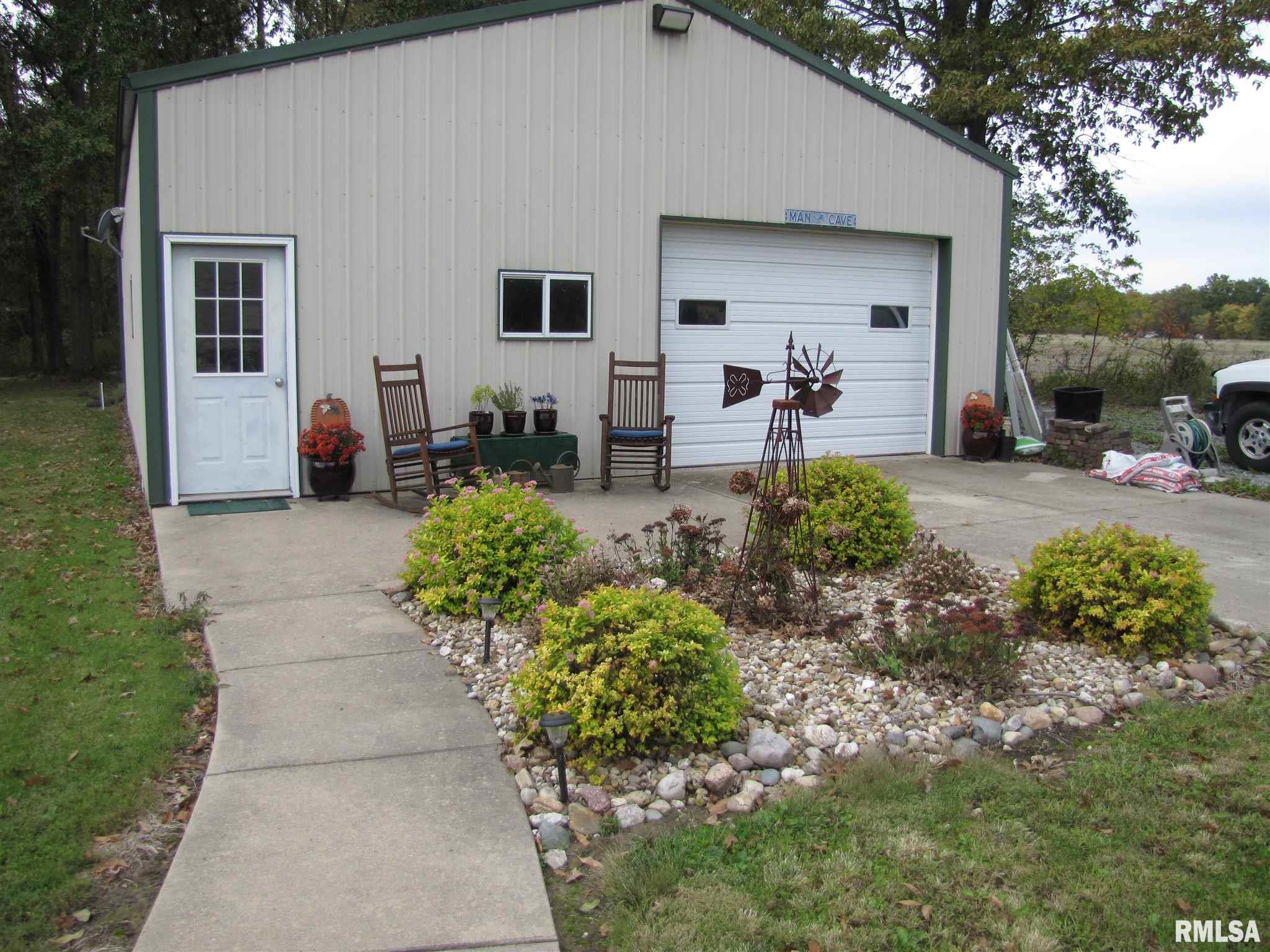 3301 South Hotze Road Salem, IL 62881 - Photo 38 of 47