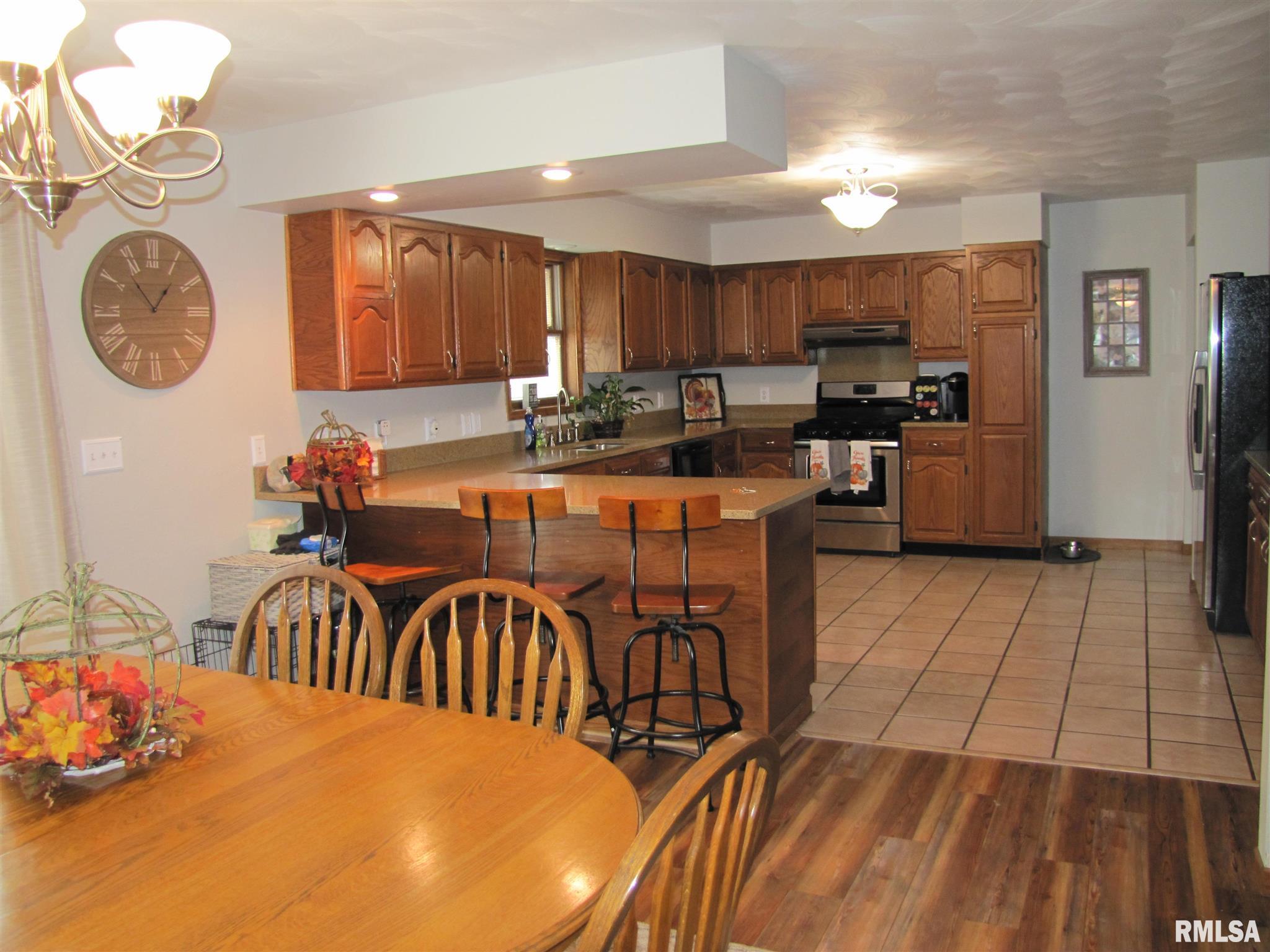 3301 South Hotze Road Salem, IL 62881 - Photo 5 of 47