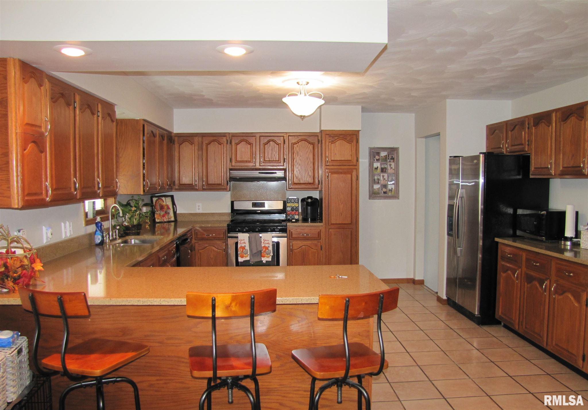3301 South Hotze Road Salem, IL 62881 - Photo 6 of 47