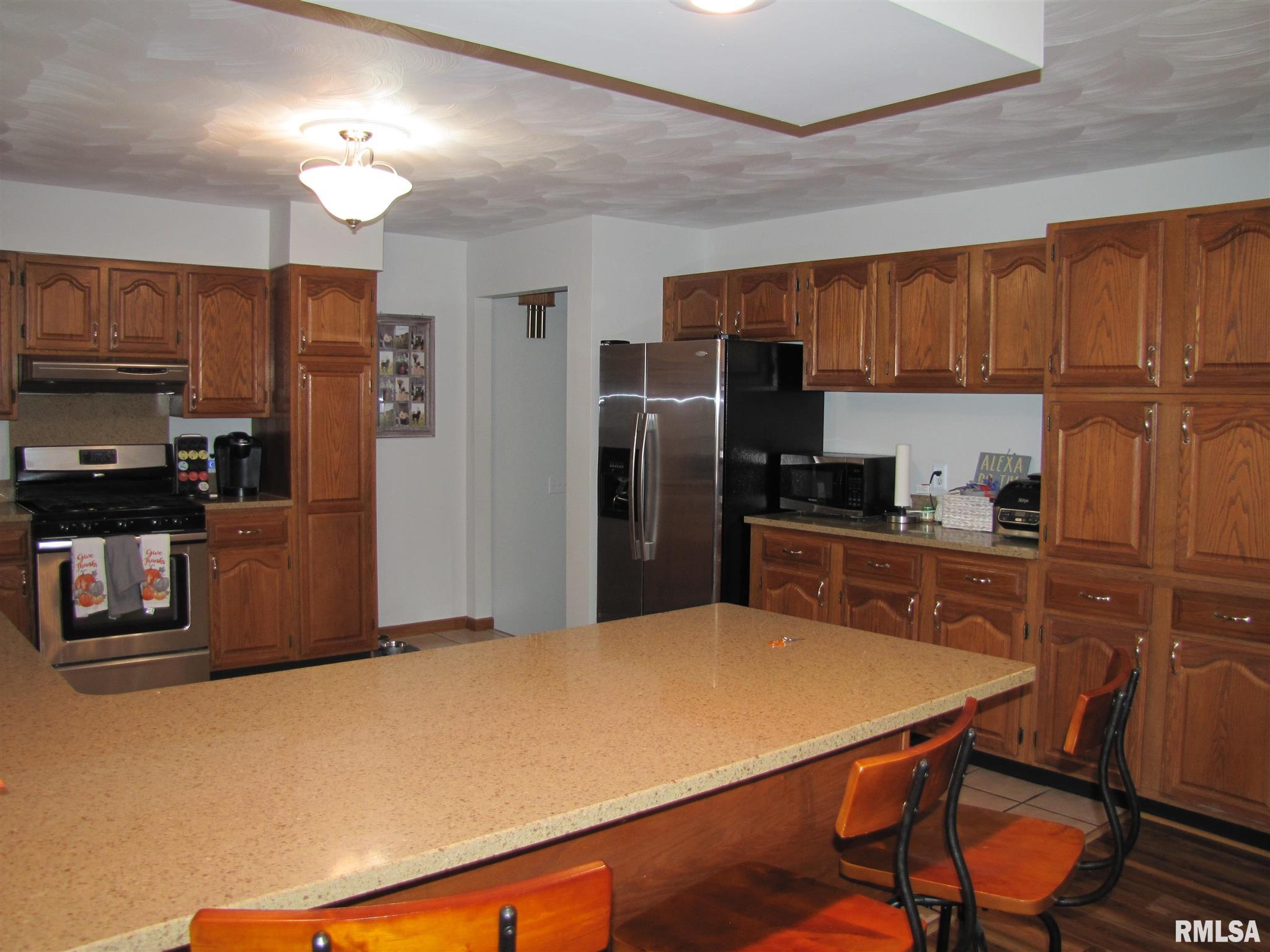 3301 South Hotze Road Salem, IL 62881 - Photo 7 of 47