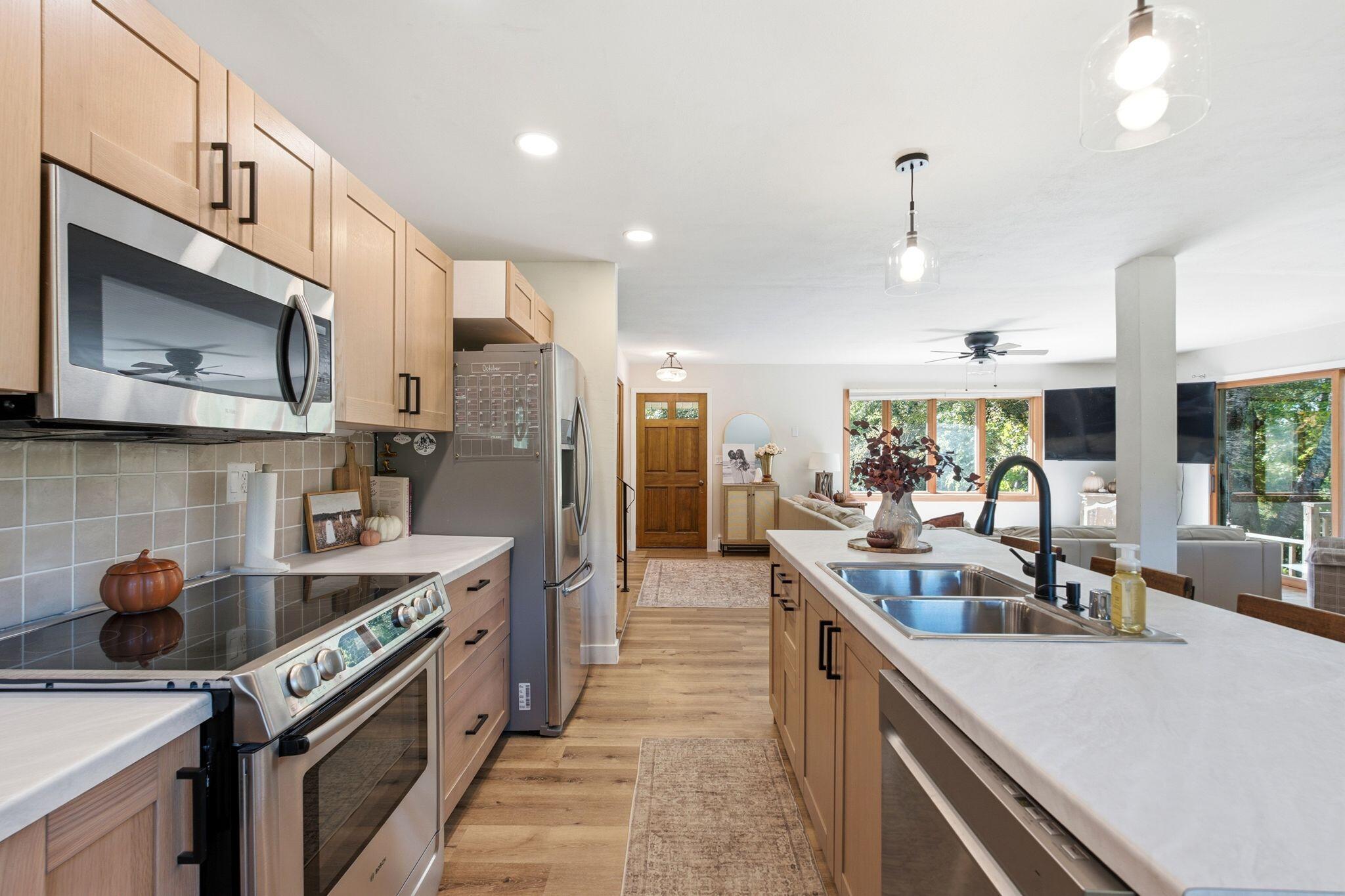 5974 Loghouse Road Erin, WI 53027 - Photo 5 of 55 Updated kitchen