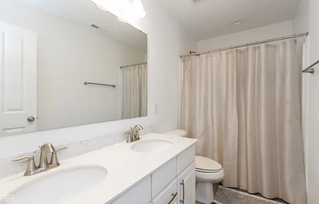 $3,300 | 2473 Commons Court, Avon, IN 46123