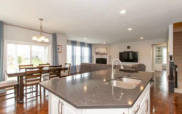 $3,300 | 2473 Commons Court, Avon, IN 46123