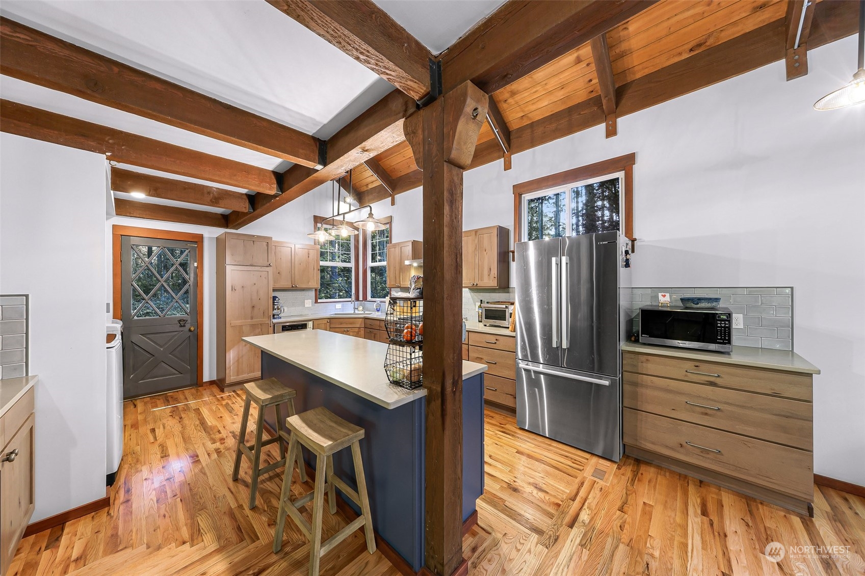 7685 Cultus Bay Road Clinton, WA 98236 - Photo 12 of 40 Gallery Image 12