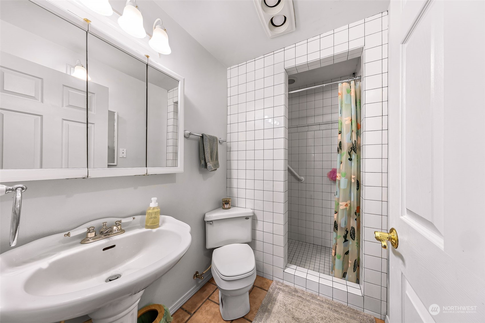 7685 Cultus Bay Road Clinton, WA 98236 - Photo 30 of 40 Gallery Image 30