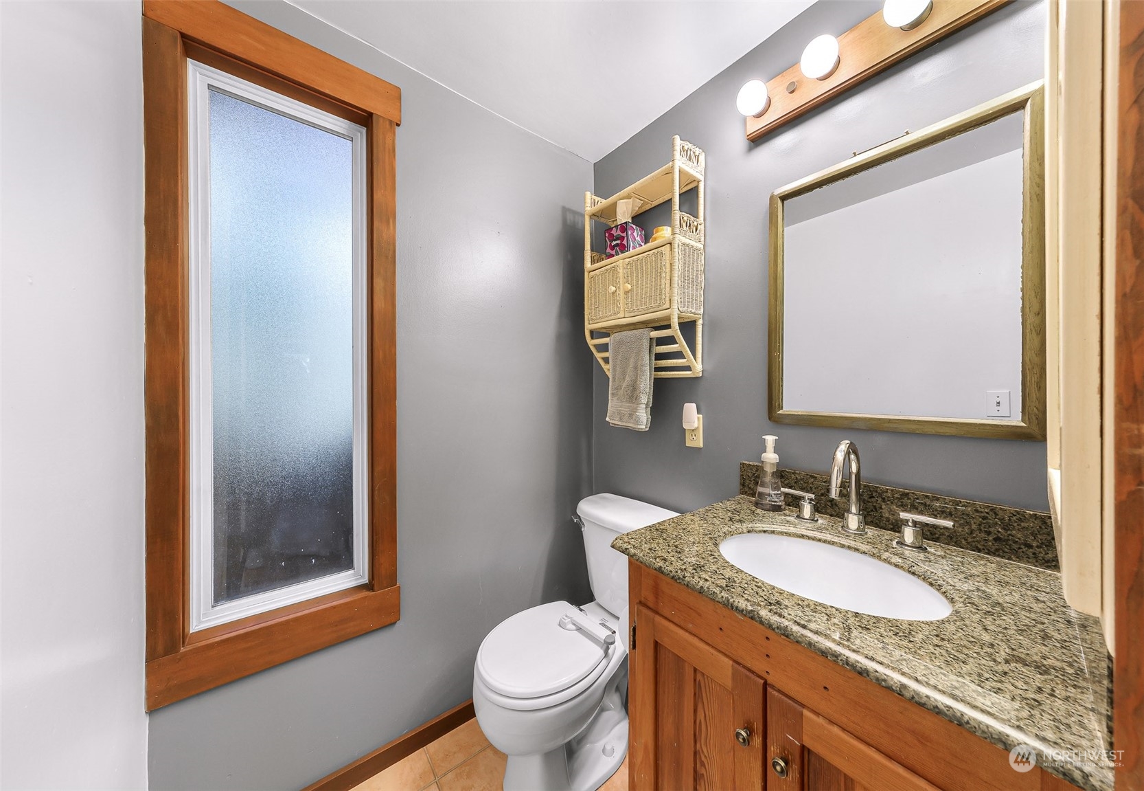 7685 Cultus Bay Road Clinton, WA 98236 - Photo 4 of 40 Gallery Image 4