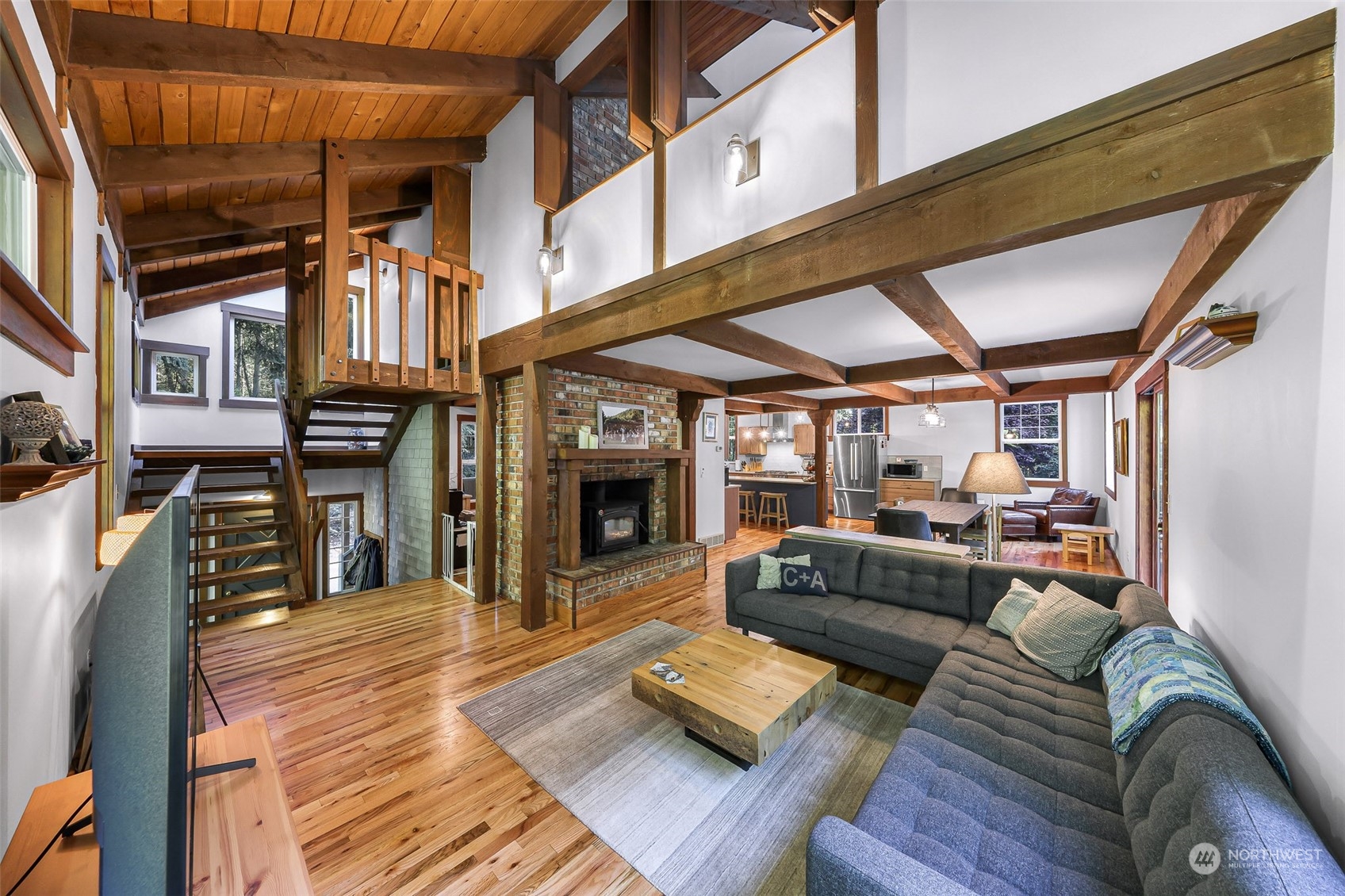 7685 Cultus Bay Road Clinton, WA 98236 - Photo 7 of 40 Gallery Image 7