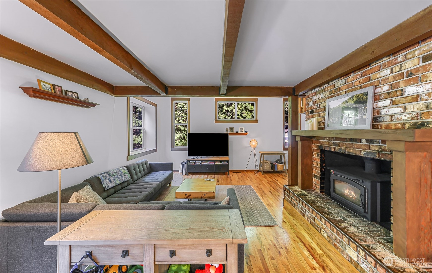 7685 Cultus Bay Road Clinton, WA 98236 - Photo 8 of 40 Gallery Image 8