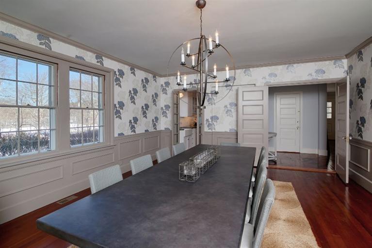 150 Sea View Avenue Osterville, MA 02655 - Photo 8 of 26 a very nice looking room with a large window