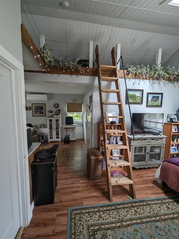 $1,700 | 11 Dana Avenue, Unit APARTMENT 1, Kittery, ME 03904