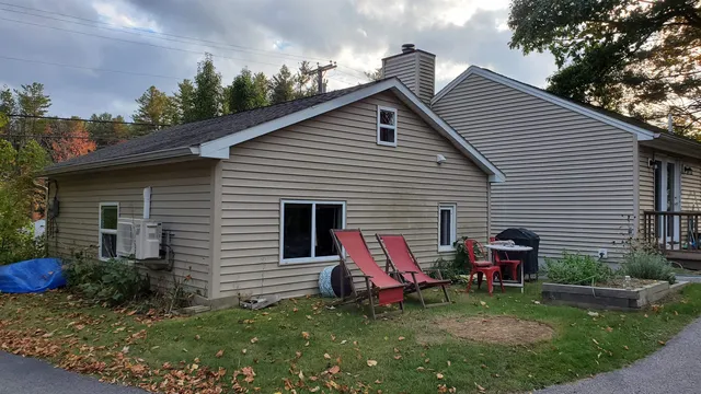 $1,700 | 11 Dana Avenue, Unit APARTMENT 1, Kittery, ME 03904