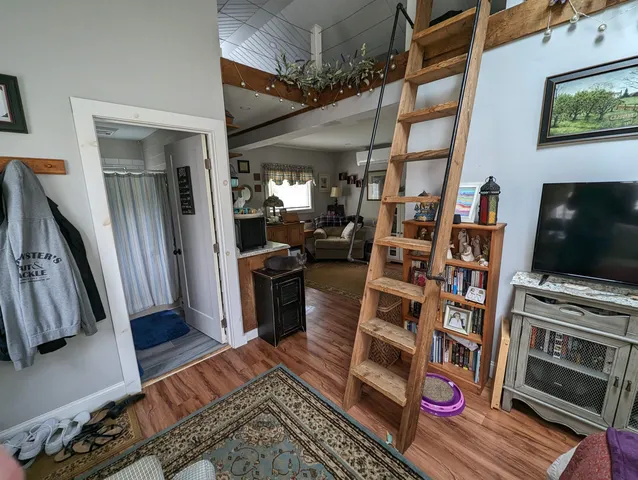 $1,700 | 11 Dana Avenue, Unit APARTMENT 1, Kittery, ME 03904