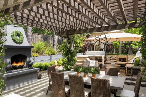 $2,250,000 | 806 Chiles Avenue, St. Helena, CA 94574