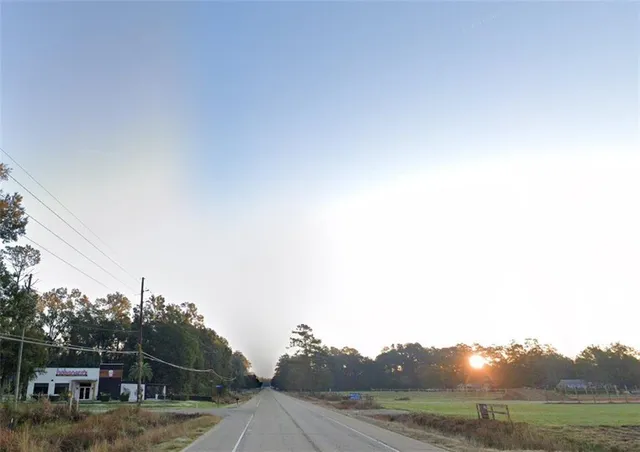 $390,000 | 1940 Highway 22, Madisonville, LA 70447