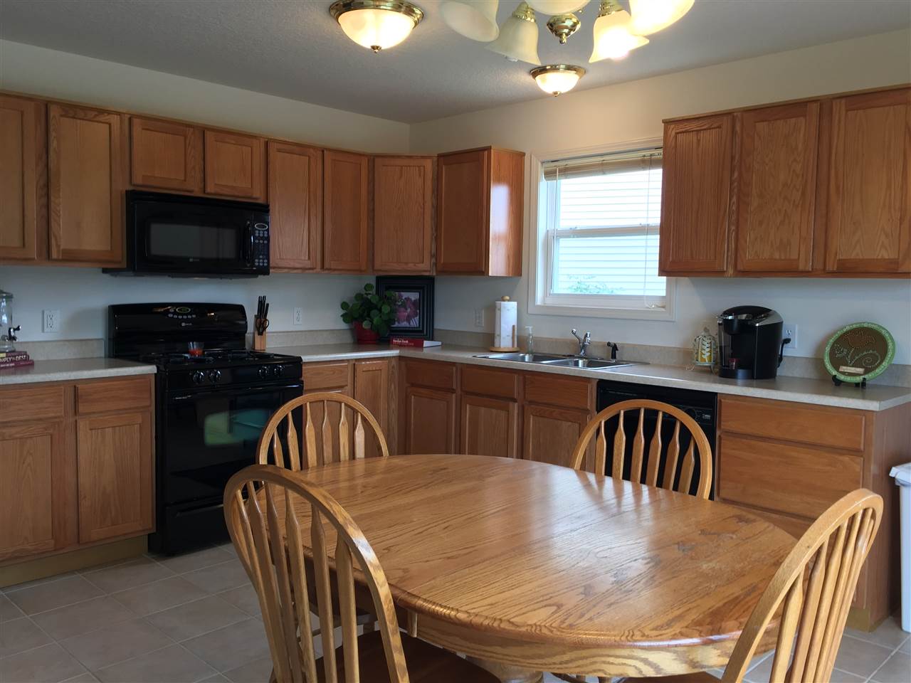 234 Riley Place Fort Wayne, IN 46825 - Photo 13 of 27 Gallery Image 13
