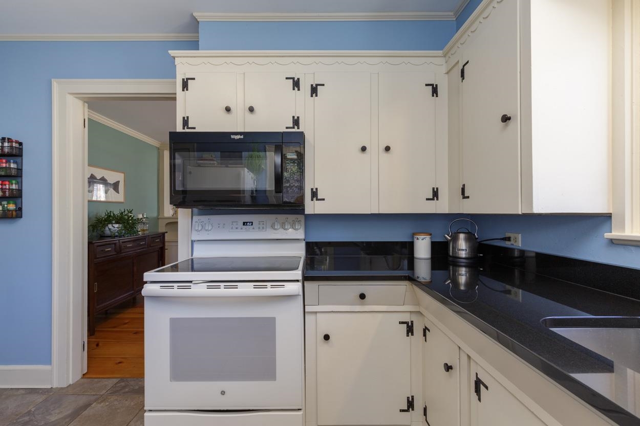 82 Penacook Road Hopkinton, NH 03229 - Photo 5 of 36