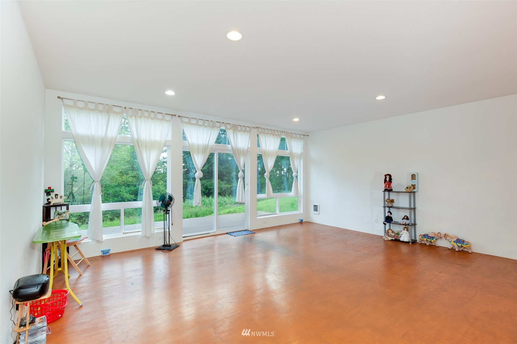 4116 Jones Road Oak Harbor, WA 98277 - Photo 11 of 37 Gallery Image 11