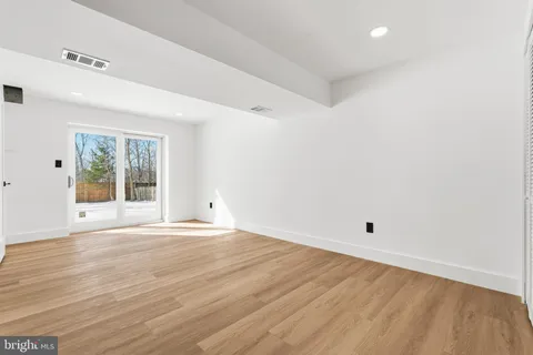 $1,220,000 | 12011 Meadowville Court, Herndon, VA 20170