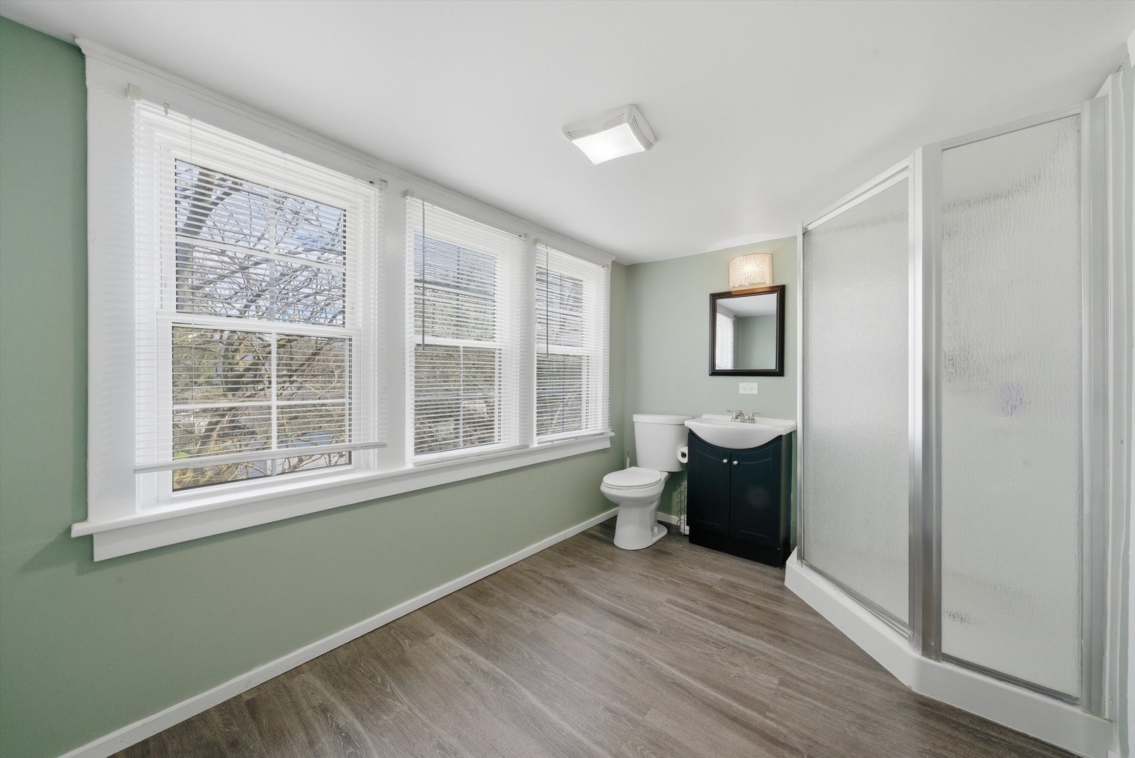 305 Circle Road Fox River Grove, IL 60021 - Photo 11 of 31