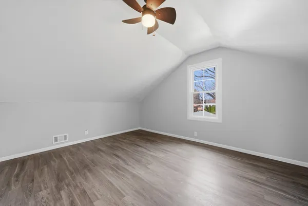 $349,900 | 305 Circle Road, Fox River Grove, IL 60021