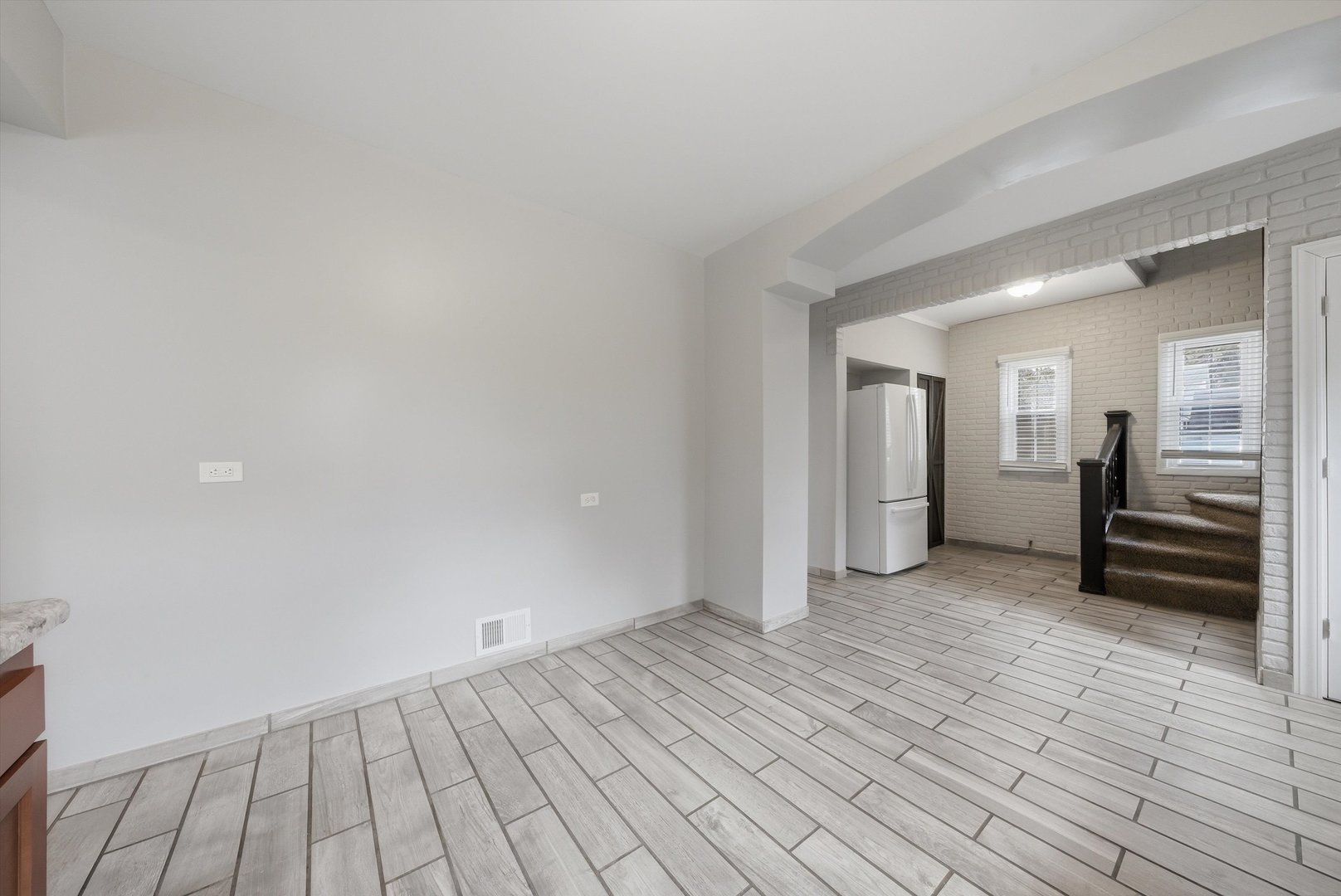 305 Circle Road Fox River Grove, IL 60021 - Photo 17 of 31