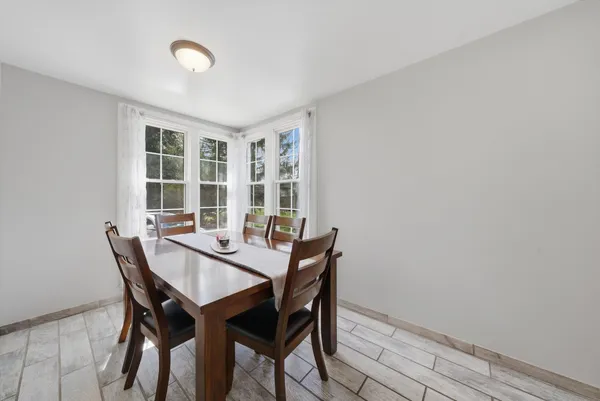 $349,900 | 305 Circle Road, Fox River Grove, IL 60021