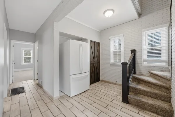 $349,900 | 305 Circle Road, Fox River Grove, IL 60021